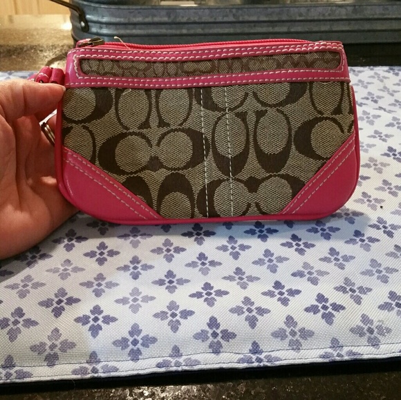 Coach Handbags - Coach WRISTLET